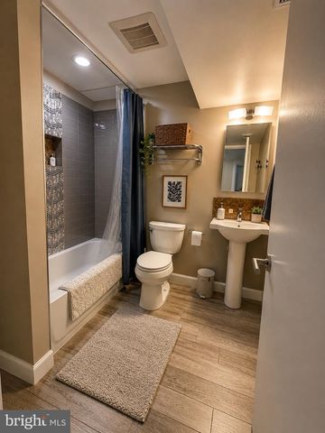 7327 YATES CT, Mclean, VA 22101