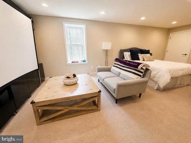 7327 YATES CT, Mclean, VA 22101