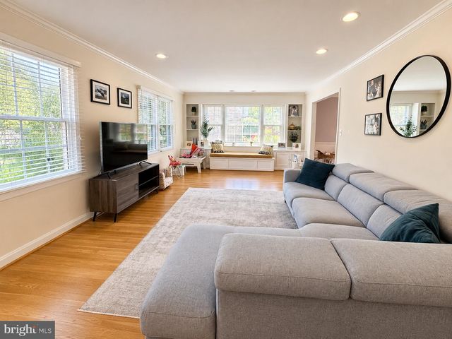 7327 YATES CT, Mclean, VA 22101