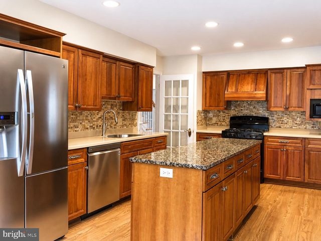 7327 YATES CT, Mclean, VA 22101