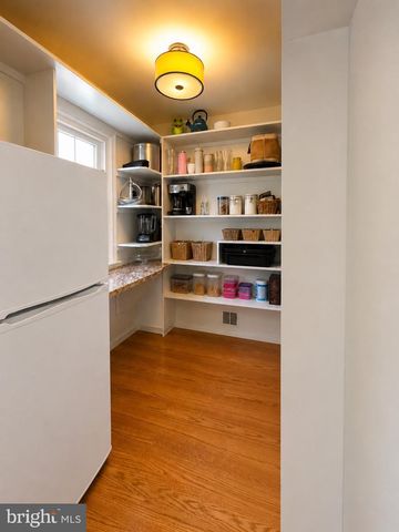 7327 YATES CT, Mclean, VA 22101