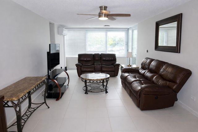 33 27 AVE LAGUNA GARDENS, Carolina, PR 00979