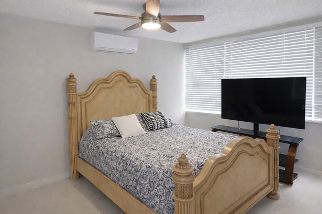 33 27 AVE LAGUNA GARDENS, Carolina, PR 00979