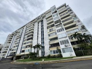 33 27 AVE LAGUNA GARDENS, Carolina, PR 00979