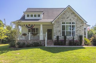 392 New Deal Potts Rd, Cottontown, TN 37048