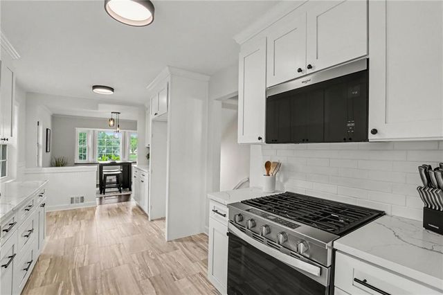 7439 Hadley Street, Overland Park, KS 66204