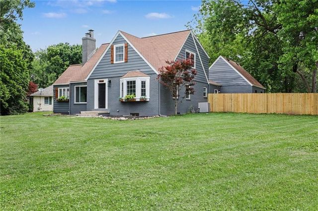 7439 Hadley Street, Overland Park, KS 66204