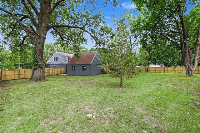 7439 Hadley Street, Overland Park, KS 66204