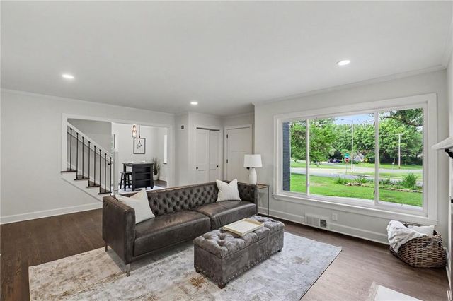 7439 Hadley Street, Overland Park, KS 66204