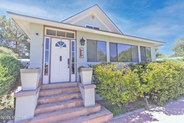 419 W College Avenue, Las Cruces, NM 88005