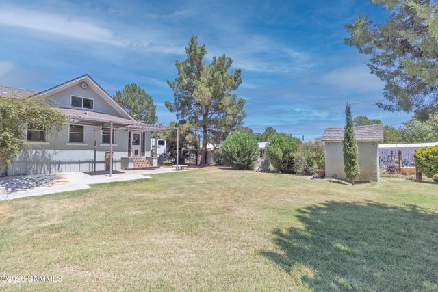 419 W College Avenue, Las Cruces, NM 88005