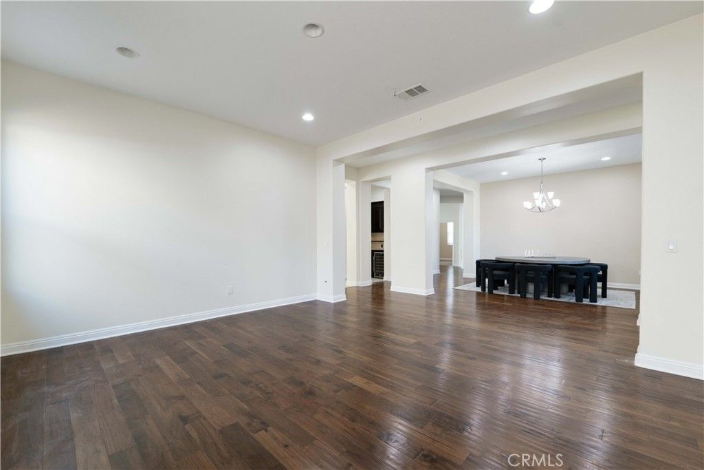 Image 9 of property listing at 12826 Via Donatello, Porter Ranch, CA 91326