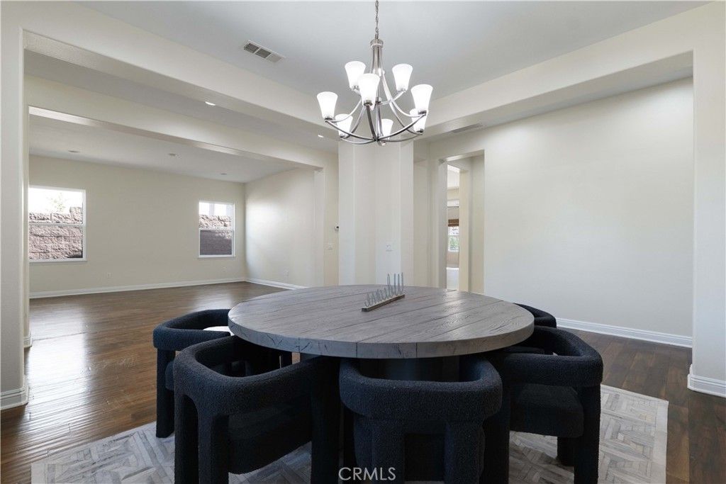 Image 14 of property listing at 12826 Via Donatello, Porter Ranch, CA 91326