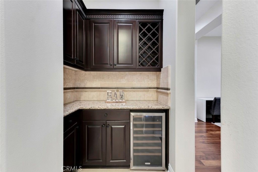 Image 15 of property listing at 12826 Via Donatello, Porter Ranch, CA 91326
