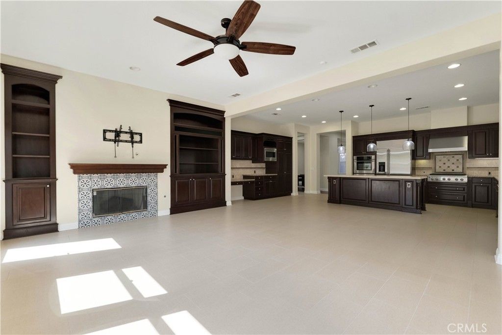 Image 23 of property listing at 12826 Via Donatello, Porter Ranch, CA 91326