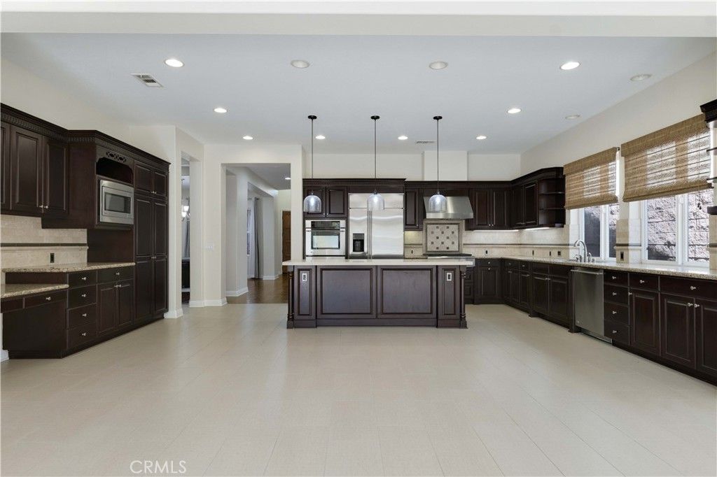 Image 24 of property listing at 12826 Via Donatello, Porter Ranch, CA 91326