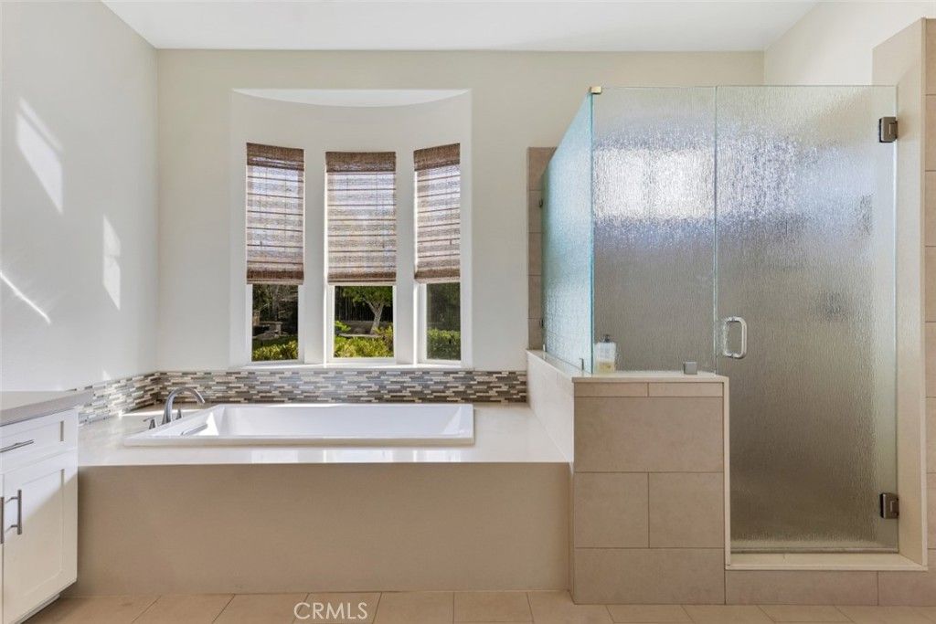 Image 32 of property listing at 12826 Via Donatello, Porter Ranch, CA 91326
