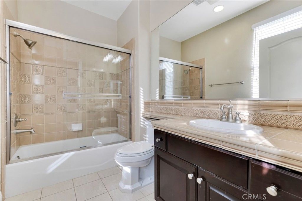 Image 41 of property listing at 12826 Via Donatello, Porter Ranch, CA 91326