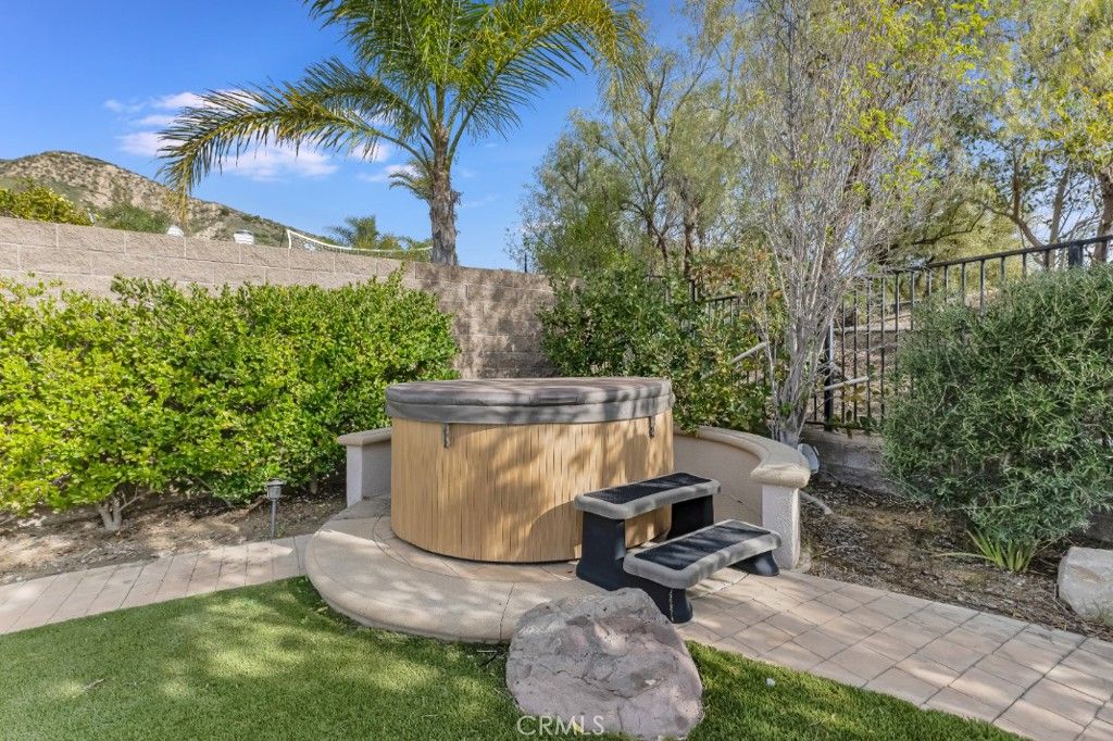 Image 49 of property listing at 12826 Via Donatello, Porter Ranch, CA 91326