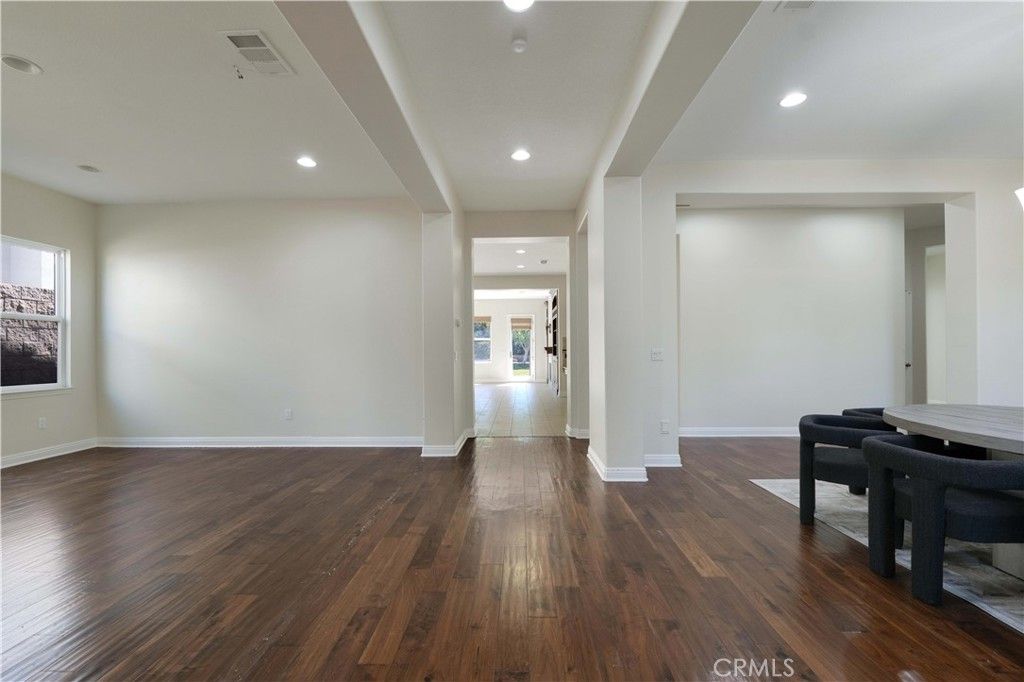 Image 5 of property listing at 12826 Via Donatello, Porter Ranch, CA 91326