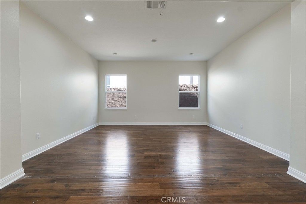 Image 7 of property listing at 12826 Via Donatello, Porter Ranch, CA 91326