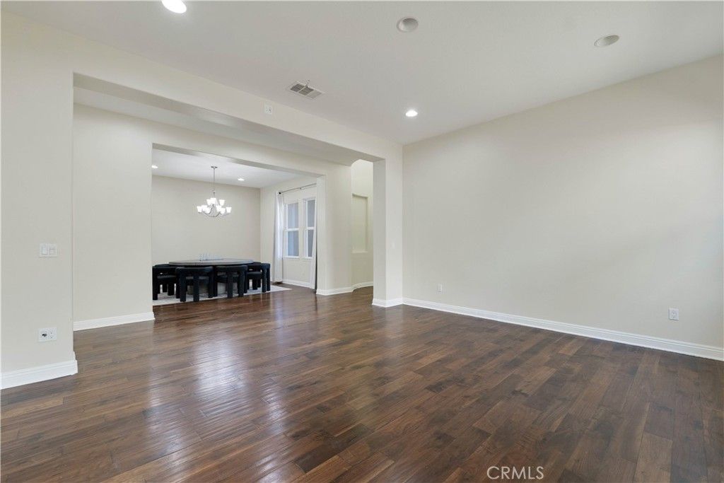 Image 8 of property listing at 12826 Via Donatello, Porter Ranch, CA 91326
