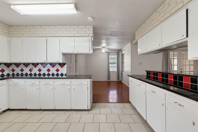 2319 Blue Willow Drive, Houston, TX 77042