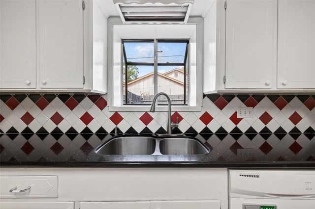 2319 Blue Willow Drive, Houston, TX 77042