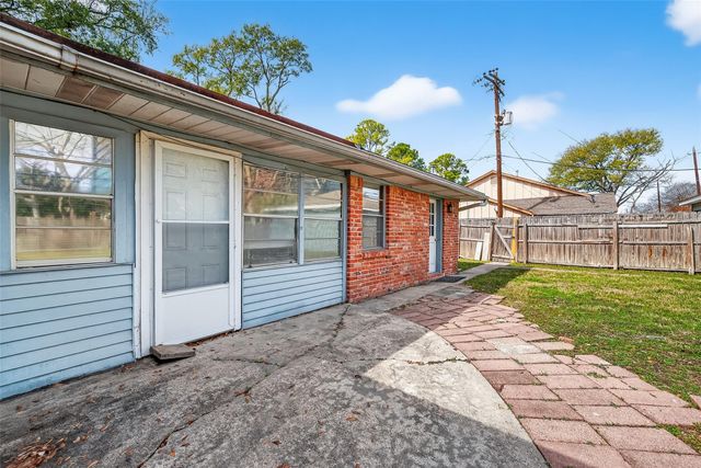 2319 Blue Willow Drive, Houston, TX 77042