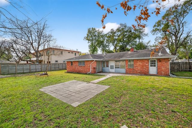 2319 Blue Willow Drive, Houston, TX 77042