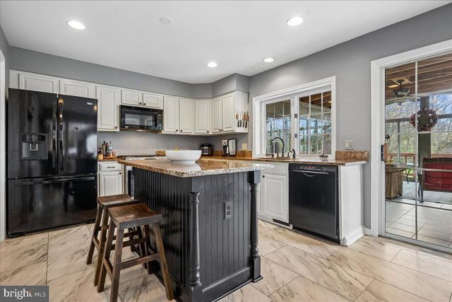 8307 RICHLAWN TER, Fairfax Station, VA 22039