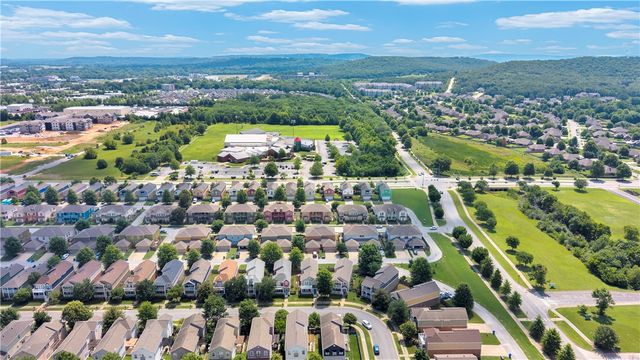 536 Tennyson Lane, Fayetteville, AR 72704