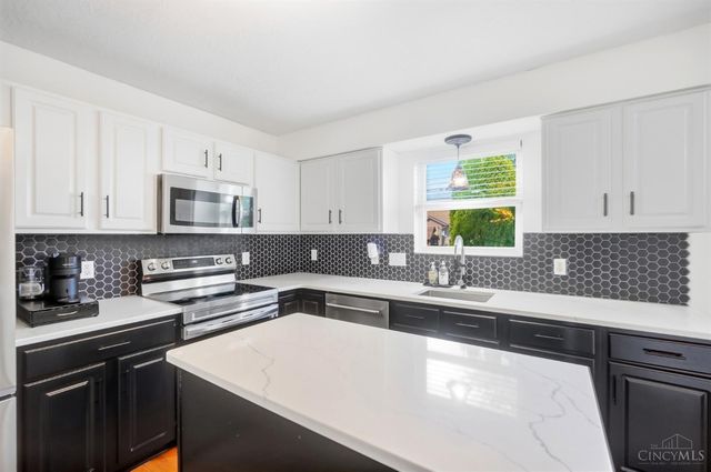 8044 Seabury Court, West Chester, OH 45069