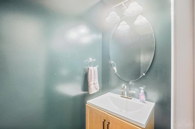 8044 Seabury Court, West Chester, OH 45069