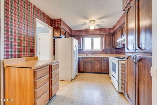 219 Bear Track Road, Jonesborough, TN 37659