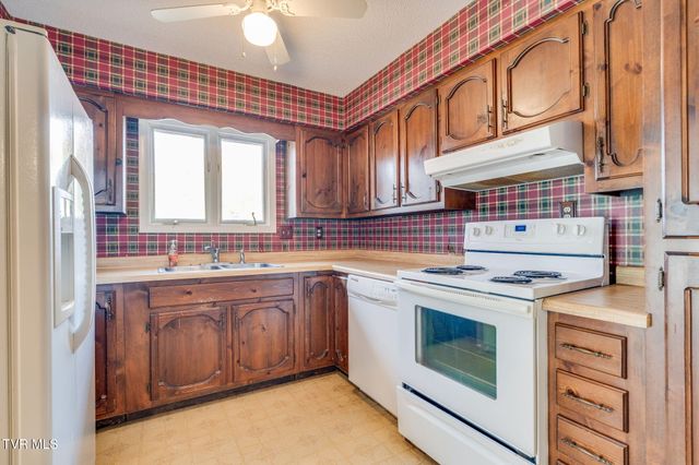 219 Bear Track Road, Jonesborough, TN 37659