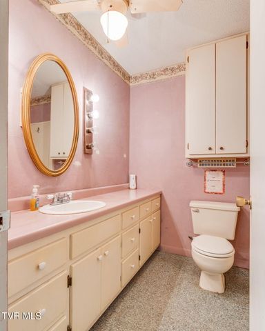 219 Bear Track Road, Jonesborough, TN 37659