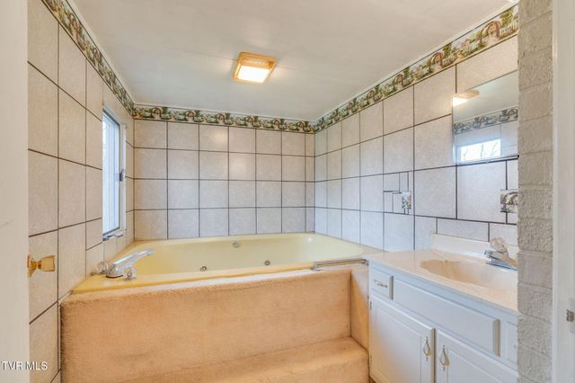 219 Bear Track Road, Jonesborough, TN 37659