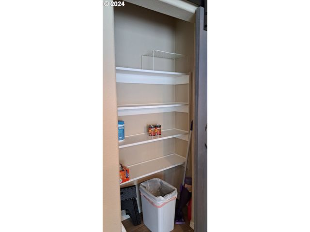 765 Sw CHEHALIS Ave, Chehalis, WA 98532