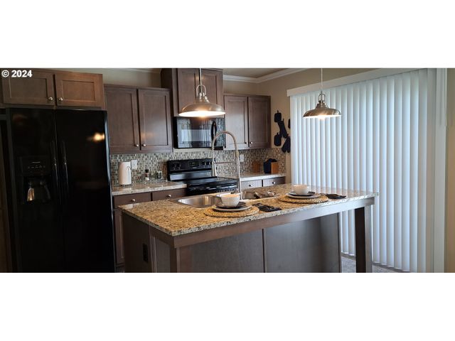 765 Sw CHEHALIS Ave, Chehalis, WA 98532