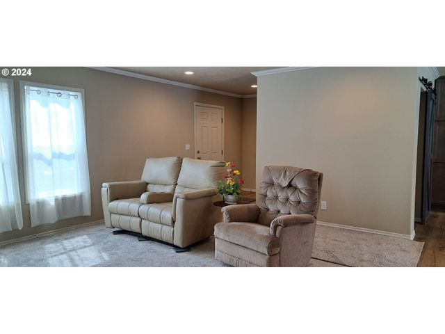 765 Sw CHEHALIS Ave, Chehalis, WA 98532