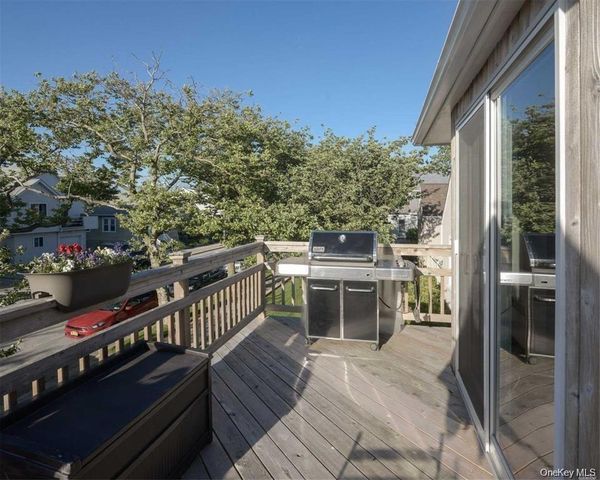 458 W Chester Street Upper, Long Beach, NY 11561