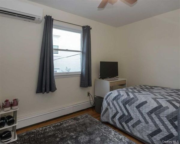 458 W Chester Street Upper, Long Beach, NY 11561