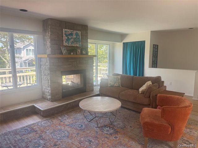 458 W Chester Street Upper, Long Beach, NY 11561
