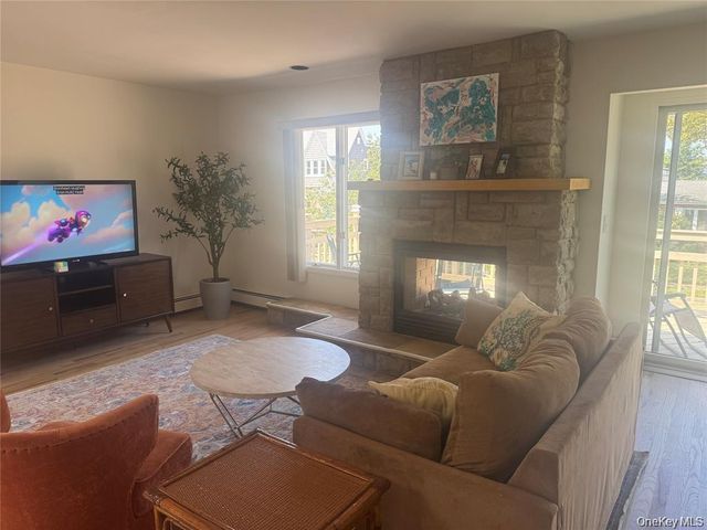 458 W Chester Street Upper, Long Beach, NY 11561