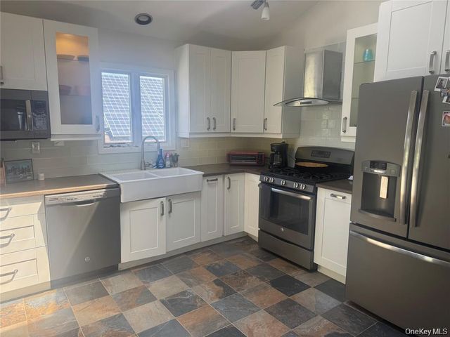 458 W Chester Street Upper, Long Beach, NY 11561