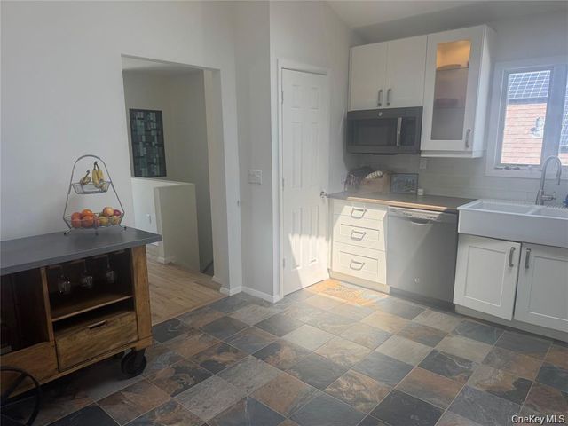 458 W Chester Street Upper, Long Beach, NY 11561