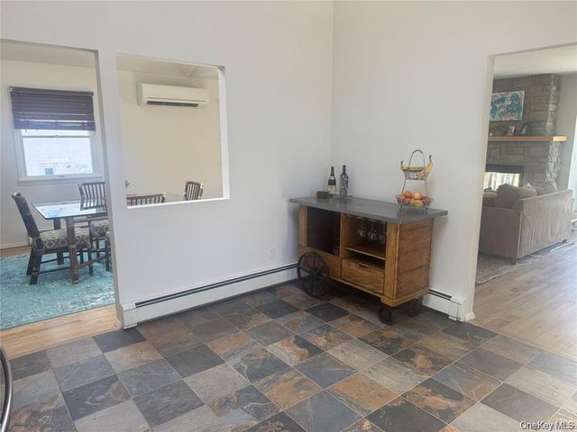 458 W Chester Street Upper, Long Beach, NY 11561