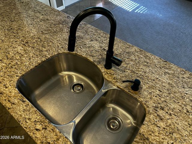 4302 E BANNOCK Street, Phoenix, AZ 85044