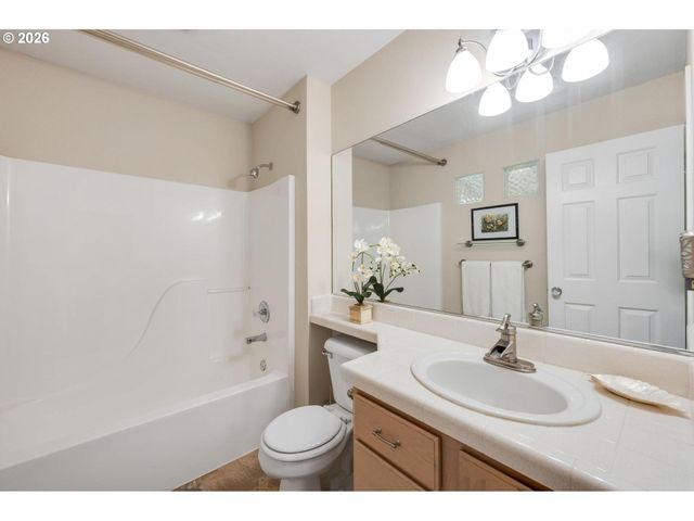 9645 Nw SILVER RIDGE Loop, Portland, OR 97229